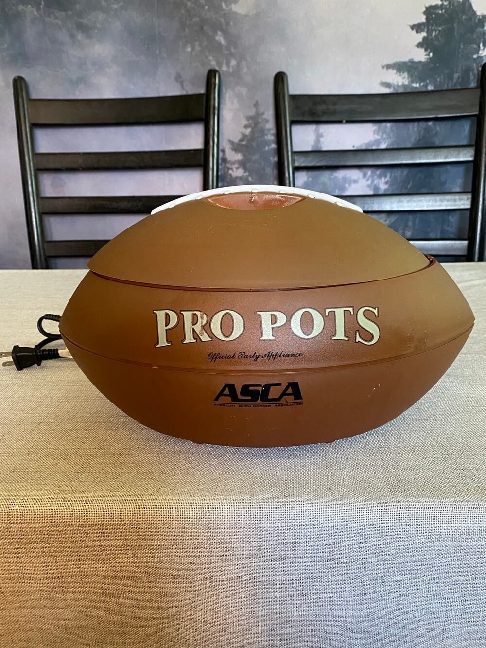 Pro Pots Football Slow Cooker – 1.5 Quart Party Dipper / Crock Pot (Model FB-77)